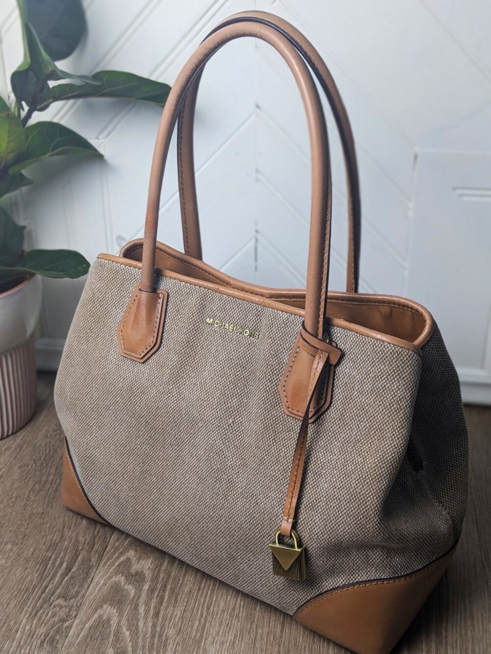 MICHAEL KORS Mercer Gallery Medium Canvas Satchel - Picture 2 of 13
